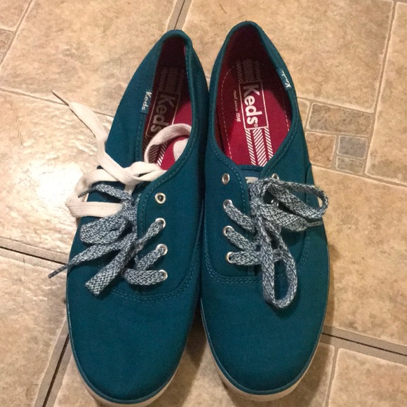 Sneakers - Picture 1 of 1